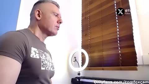 Snapshot of tomfoxcam chatting on October 2025 07:37:02 AM Tom Fox online show from October 2025 07:37:02 AM