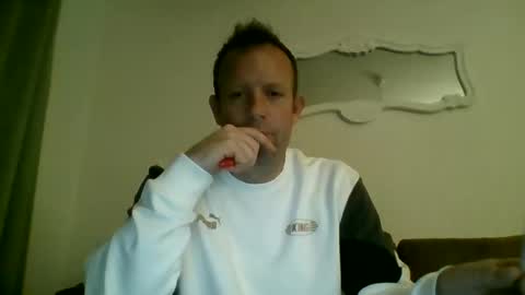 tomhubz online show from November 2025 01:33:02 AM