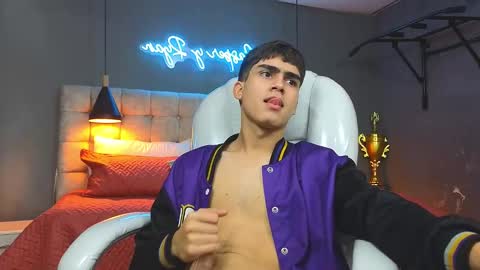 Tommy  online show from February 2025 09:44:01 AM