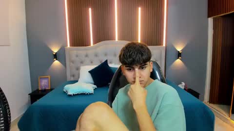 Tommy  online show from October 2025 03:25:02 AM