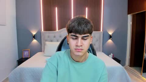 Tommy  online show from October 2025 04:33:01 AM