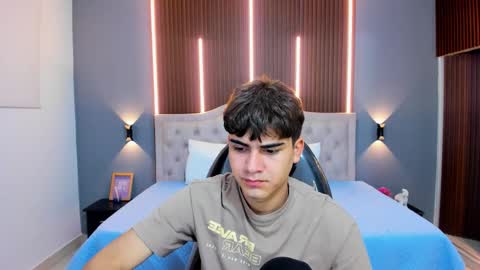 Tommy  online show from November 2025 03:39:02 AM