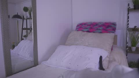 Blue  online show from October 2025 12:47:02 PM