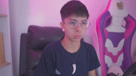 Blue  online show from October 2025 04:38:02 PM