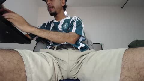 Snapshot of tommy_c0rtez chatting on February 2025 12:40:01 PM Thomas online show from February 2025 12:40:01 PM