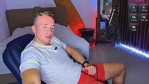Snapshot of tommy_cumfinger chatting on June 2026 02:39:02 AM Tommy online show from June 2026 02:39:02 AM