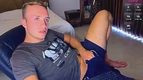 Snapshot of tommy_cumfinger chatting on July 2026 04:19:01 AM Tommy online show from July 2026 04:19:01 AM