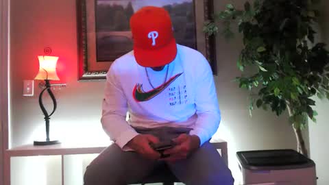 Snapshot of tommy_knuckles chatting on May 2026 08:10:02 AM Tommy online show from May 2026 08:10:02 AM