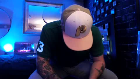 Snapshot of tommy_knuckles chatting on June 2026 06:00:01 AM Tommy online show from June 2026 06:00:01 AM
