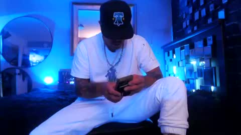 Snapshot of tommy_knuckles chatting on July 2026 07:12:01 AM Tommy online show from July 2026 07:12:01 AM