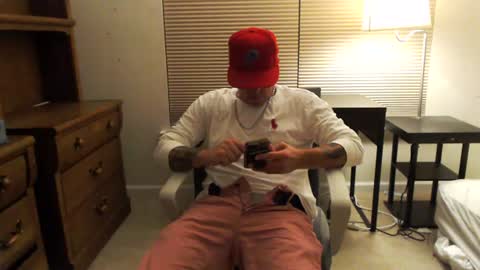 Snapshot of tommy_knuckles chatting on August 2026 07:13:01 AM Tommy online show from August 2026 07:13:01 AM