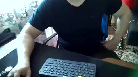 Tommi Li online show from February 2025 09:54:01 AM