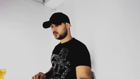 tommy_sccott online show from November 2025 09:57:02 PM