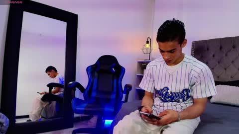 Snapshot of tommy_west_ chatting on June 2026 02:39:01 AM tommy west online show from June 2026 02:39:01 AM