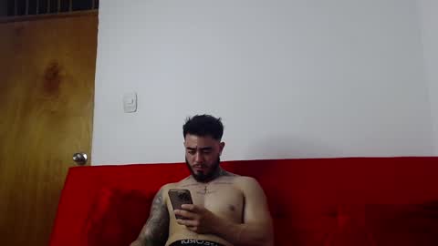 Snapshot of tommyblessd1 chatting on January 2025 04:04:02 AM Steven online show from January 2025 04:04:02 AM