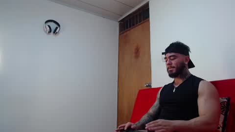 Snapshot of tommyblessd1 chatting on February 2025 06:28:01 PM Steven online show from February 2025 06:28:01 PM
