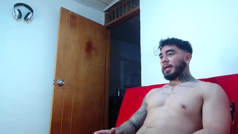 Snapshot of tommyblessd1 chatting on February 2025 06:04:01 AM Steven online show from February 2025 06:04:01 AM
