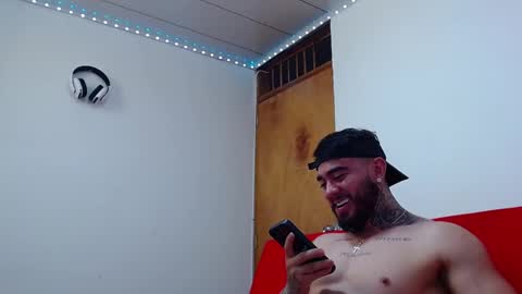 Snapshot of tommyblessd1 chatting on February 2025 06:59:01 PM Steven online show from February 2025 06:59:01 PM