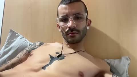 Snapshot of tommydesirex chatting on April 2026 10:48:01 PM TOMMYDESIREX online show from April 2026 10:48:01 PM