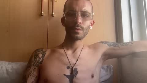 Snapshot of tommydesirex chatting on April 2026 12:00:01 PM TOMMYDESIREX online show from April 2026 12:00:01 PM
