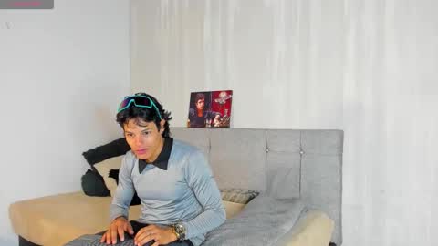 Snapshot of tommyhot7 chatting on June 2026 01:28:02 AM tommyhot7 online show from June 2026 01:28:02 AM