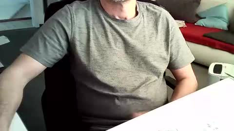 Tom online show from December 2024 02:49:02 PM