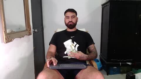 Snapshot of tomy_johnson2 chatting on January 2025 08:04:01 PM Tomas jhonson online show from January 2025 08:04:01 PM