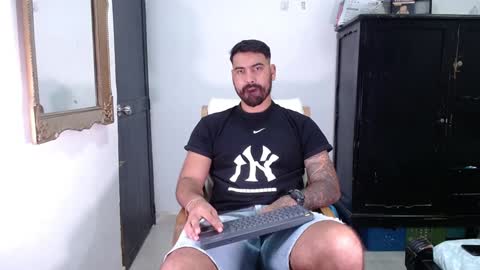 Snapshot of tomy_johnson2 chatting on January 2025 09:29:01 PM Tomas jhonson online show from January 2025 09:29:01 PM