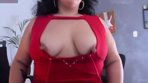 Snapshot of ton_amourrx chatting on March 2025 11:05:02 PM lady blue online show from March 2025 11:05:02 PM
