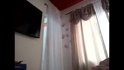 tonniyestrella1026 online show from April 2026 10:26:02 PM