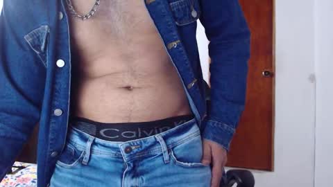 Snapshot of tony__ribas chatting on March 2026 11:22:01 PM Tony Ribas. online show from March 2026 11:22:01 PM