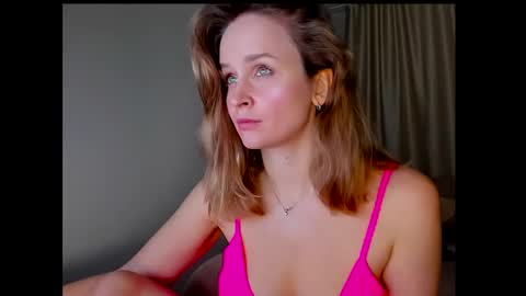 Snapshot of tony_and_alice chatting on January 2025 09:39:02 PM Tony and Alice online show from January 2025 09:39:02 PM