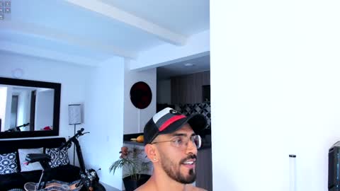 tony muscle1 online show from January 2025 09:55:02 PM