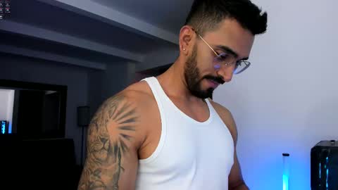 tony muscle1 online show from February 2025 03:39:02 AM