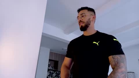 tony muscle1 online show from January 2026 09:09:01 PM