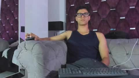 Snapshot of tonybenedetti chatting on June 2026 01:28:02 AM Tony Benedetti online show from June 2026 01:28:02 AM