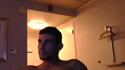 Snapshot of toomuchsmoke chatting on December 2024 02:47:01 AM toomuchsmoke online show from December 2024 02:47:01 AM