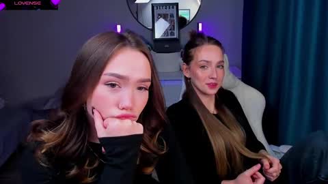 Snapshot of top_twins chatting on May 2026 09:28:02 AM Yara online show from May 2026 09:28:02 AM