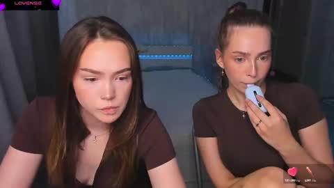 Snapshot of top_twins chatting on June 2026 08:35:02 AM Yara online show from June 2026 08:35:02 AM