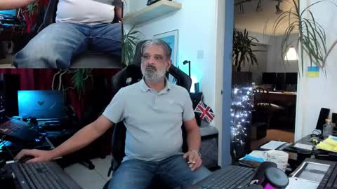 topalphaboss online show from October 2025 05:51:02 PM