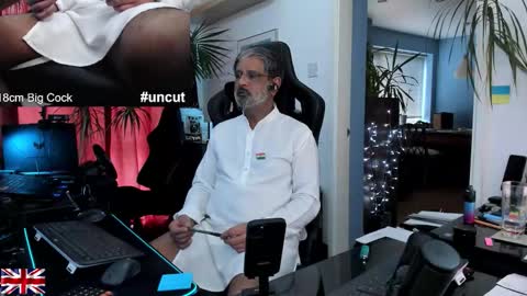 topalphaboss online show from November 2025 01:03:01 PM