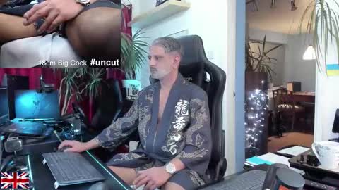 topalphaboss online show from December 2025 05:52:01 PM