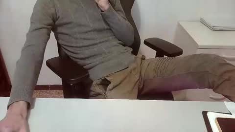 Topg84 online show from December 2025 06:01:02 PM