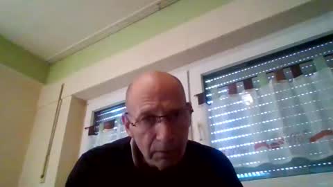 Snapshot of torasemi chatting on May 2026 10:00:01 AM Torasemi online show from May 2026 10:00:01 AM