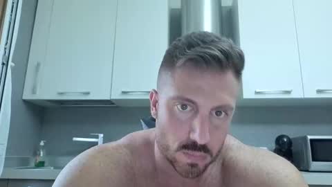 Snapshot of toro_arrapato chatting on June 2026 01:00:02 PM toro_arrapato online show from June 2026 01:00:02 PM