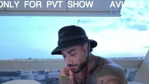 Snapshot of toro_arrapato chatting on August 2026 07:24:02 PM toro_arrapato online show from August 2026 07:24:02 PM