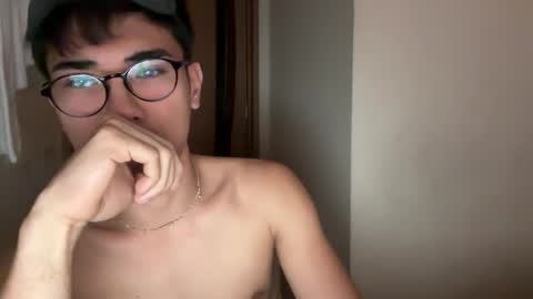 Snapshot of toshikaro0 chatting on June 2026 05:32:02 AM Karo online show from June 2026 05:32:02 AM