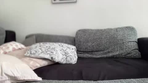 toulalan1992 online show from October 2025 10:27:01 AM