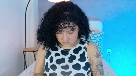 tracielowe_w online show from October 2025 03:26:02 AM
