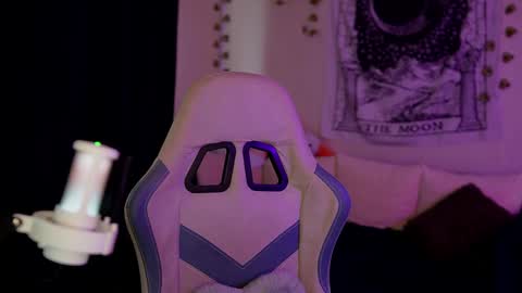 Ariana and Erik online show from September 2025 09:31:02 AM